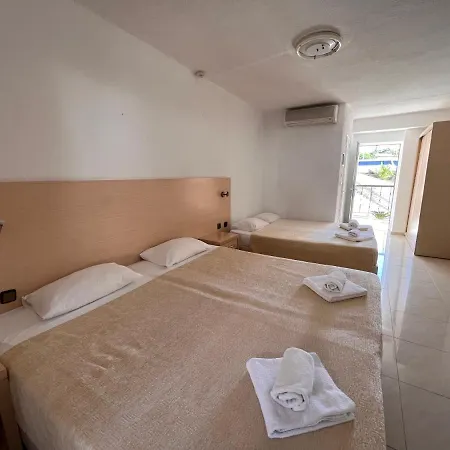 Grand Victoria Ξενοδοχείο 2*