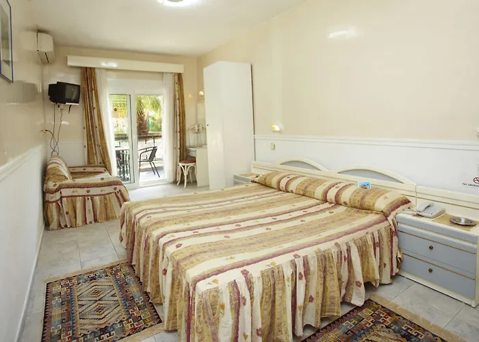 Grand Victoria Hotel 2*