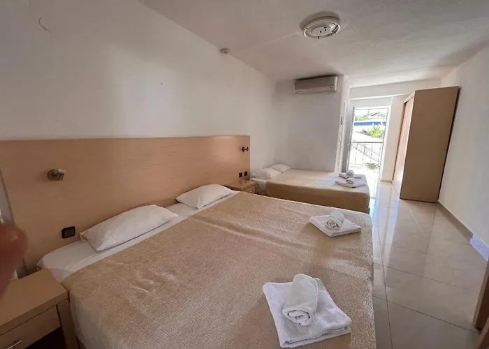 Grand Victoria Hotell 2*