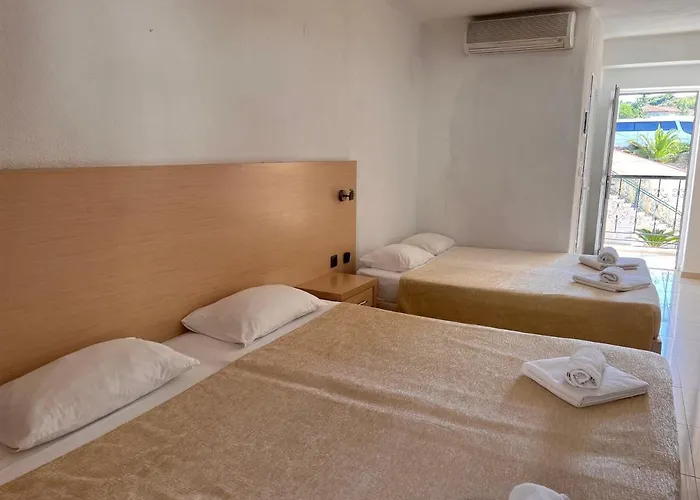 Отель Grand Victoria 2*