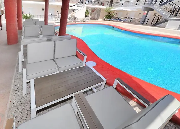 Отель Grand Victoria